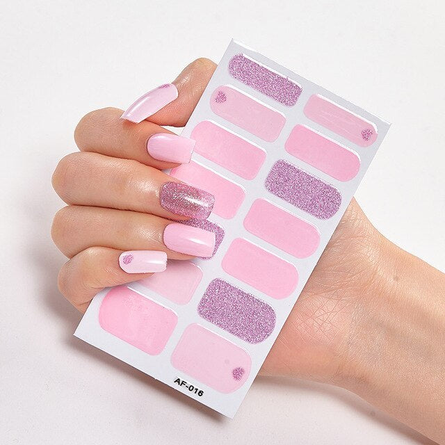 Selbstklebende Nagelsticker 14-teilig – Trendfarben Rot, Rosa & Bordeaux | Glänzende Nail Wraps