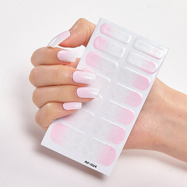 Selbstklebende Nagelsticker 14-teilig – Trendfarben Rot, Rosa & Bordeaux | Glänzende Nail Wraps