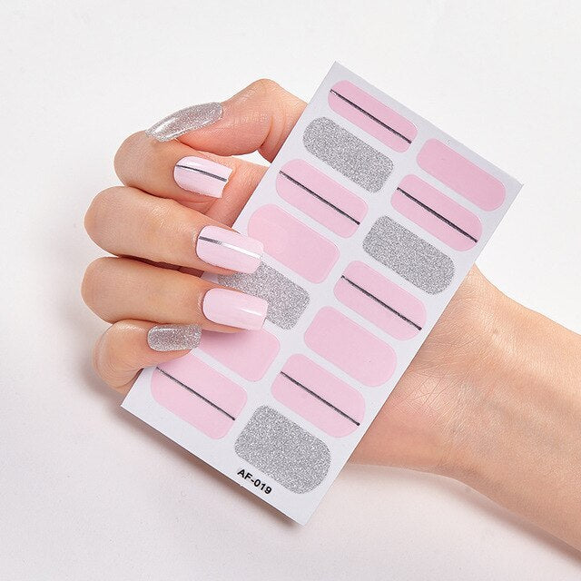 Selbstklebende Nagelsticker 14-teilig – Trendfarben Rot, Rosa & Bordeaux | Glänzende Nail Wraps