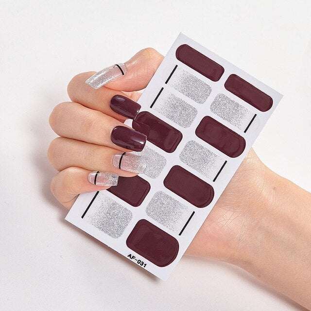 Selbstklebende Nagelsticker 14-teilig – Trendfarben Rot, Rosa & Bordeaux | Glänzende Nail Wraps