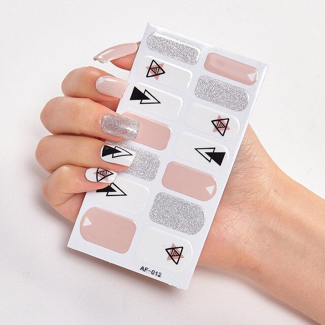 Selbstklebende Nagelsticker 14-teilig – Trendfarben Rot, Rosa & Bordeaux | Glänzende Nail Wraps