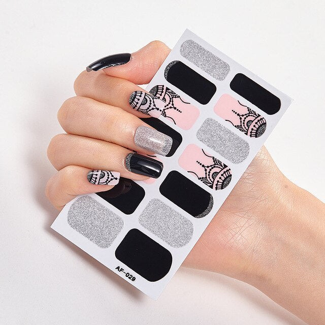 Selbstklebende Nagelsticker 14-teilig – Trendfarben Rot, Rosa & Bordeaux | Glänzende Nail Wraps
