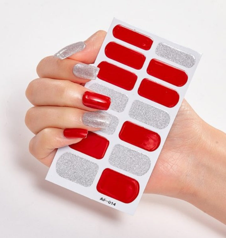 Selbstklebende Nagelsticker – 40 Designs, Farbmix | Gel-Look für Zuhause
