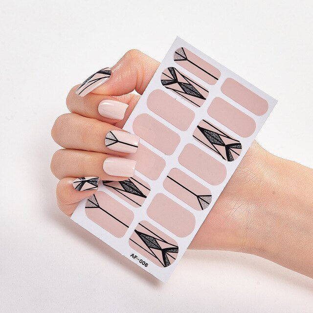 Selbstklebende Nagelsticker 14-teilig – Trendfarben Rot, Rosa & Bordeaux | Glänzende Nail Wraps