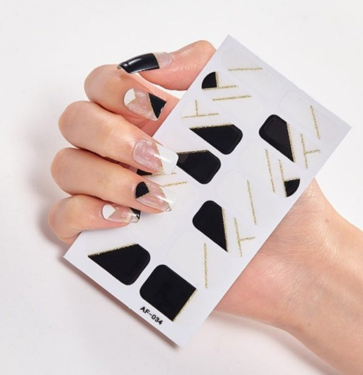 Selbstklebende Nagelsticker – 40 Designs, Farbmix | Gel-Look für Zuhause