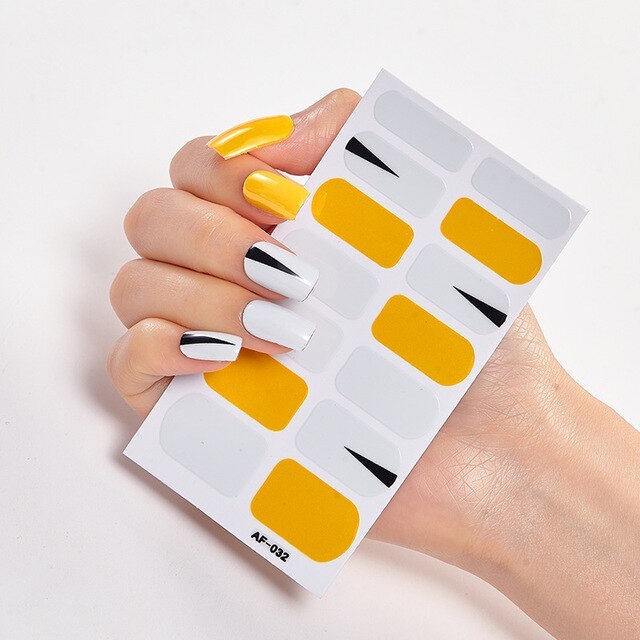 Selbstklebende Nagelsticker 14-teilig – Trendfarben Rot, Rosa & Bordeaux | Glänzende Nail Wraps
