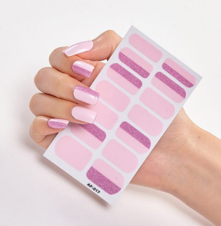 Selbstklebende Nagelsticker – 40 Designs, Farbmix | Gel-Look für Zuhause