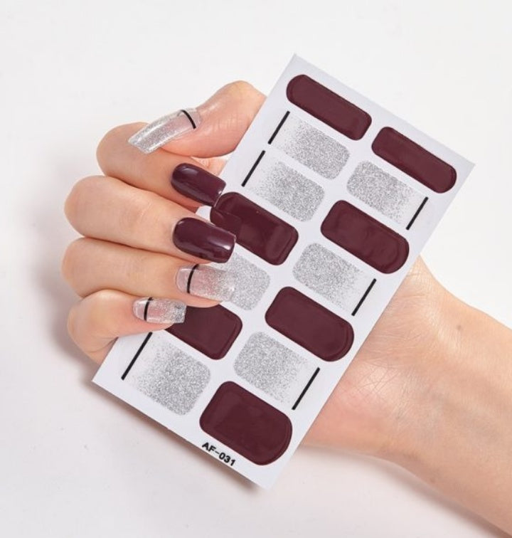 Selbstklebende Nagelsticker – 40 Designs, Farbmix | Gel-Look für Zuhause
