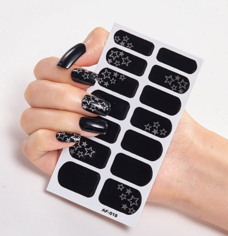 Selbstklebende Nagelsticker – 40 Designs, Farbmix | Gel-Look für Zuhause