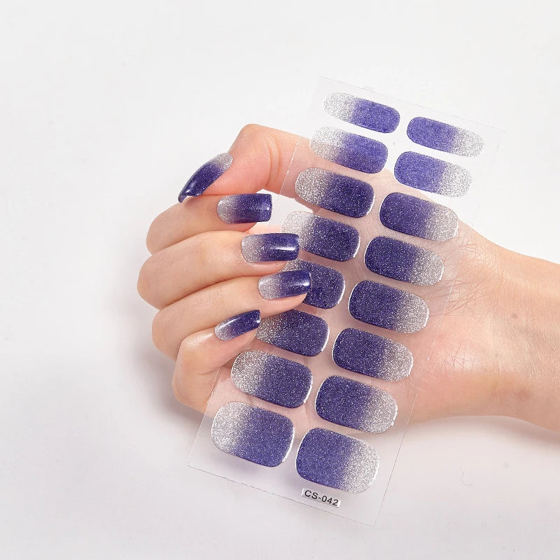Fullcover Nail Sticker – Modische selbstklebende Nagelfolien mit Glitzer 2.