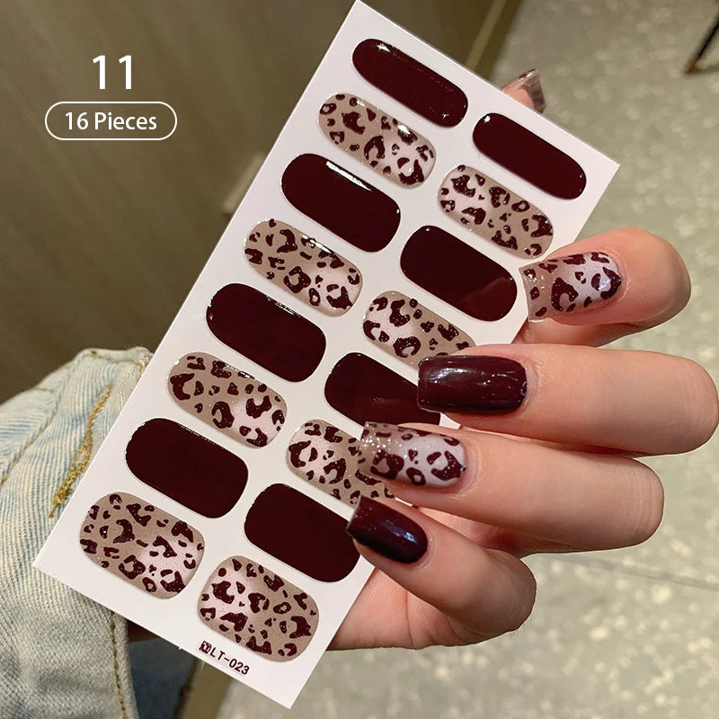 Fullcover Nail Sticker – Modische selbstklebende Nagelfolien mit Glitzer 2.
