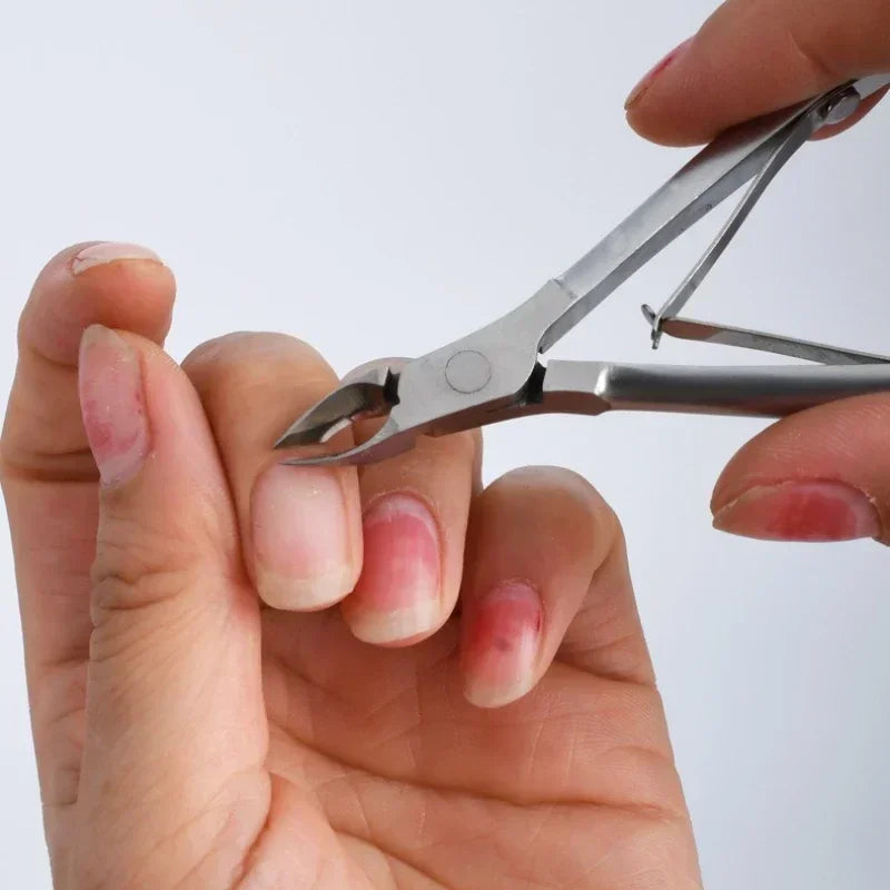 Profi Edelstahl-Nagelhautzange mit Feder – Für Finger- & Fußnägel