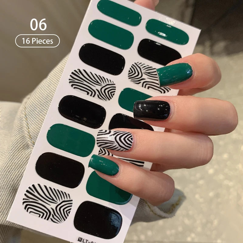 Fullcover Nail Sticker – Modische selbstklebende Nagelfolien mit Glitzer 2.