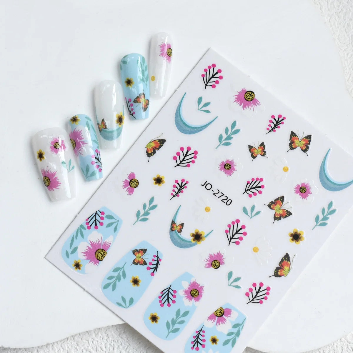 3D Nagelsticker Weißer Pflaumenblüten mit Goldperlen & Schmetterlingen 2.