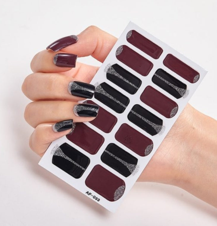 Selbstklebende Nagelsticker – 40 Designs, Farbmix | Gel-Look für Zuhause