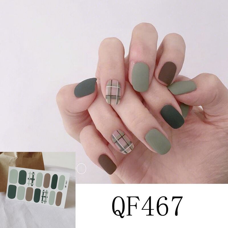 Bunte selbstklebende Nagelsticker – Modernes Design für DIY-Maniküre