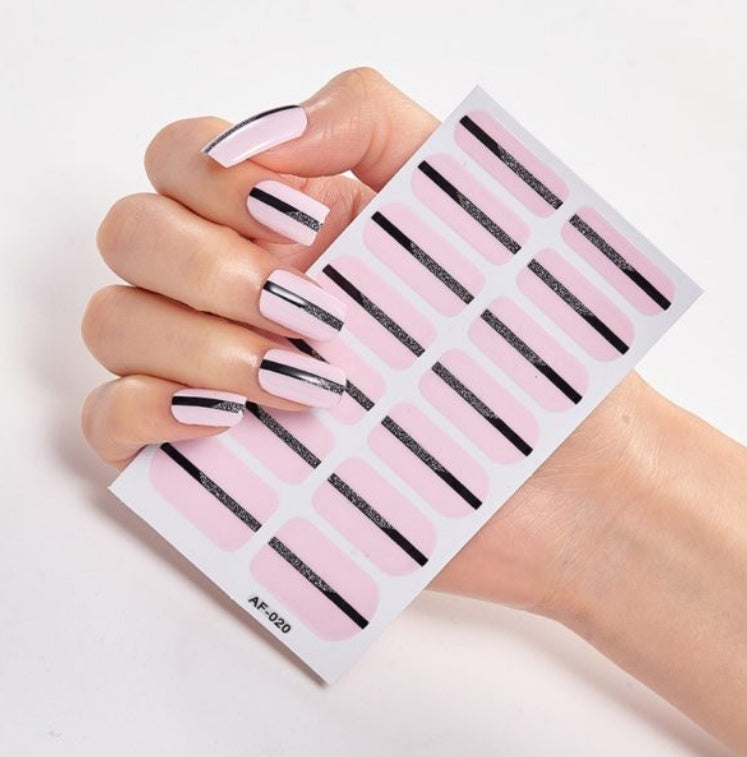 Selbstklebende Nagelsticker – 40 Designs, Farbmix | Gel-Look für Zuhause
