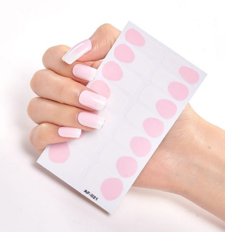 Selbstklebende Nagelsticker – 40 Designs, Farbmix | Gel-Look für Zuhause