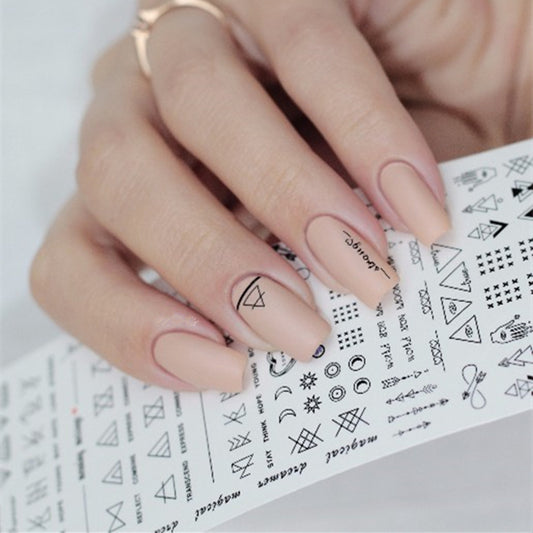 Wassertransfer Nagelsticker – Geometrische Symbole | Schwarz & Weiß | 5,5 × 12,3 cm