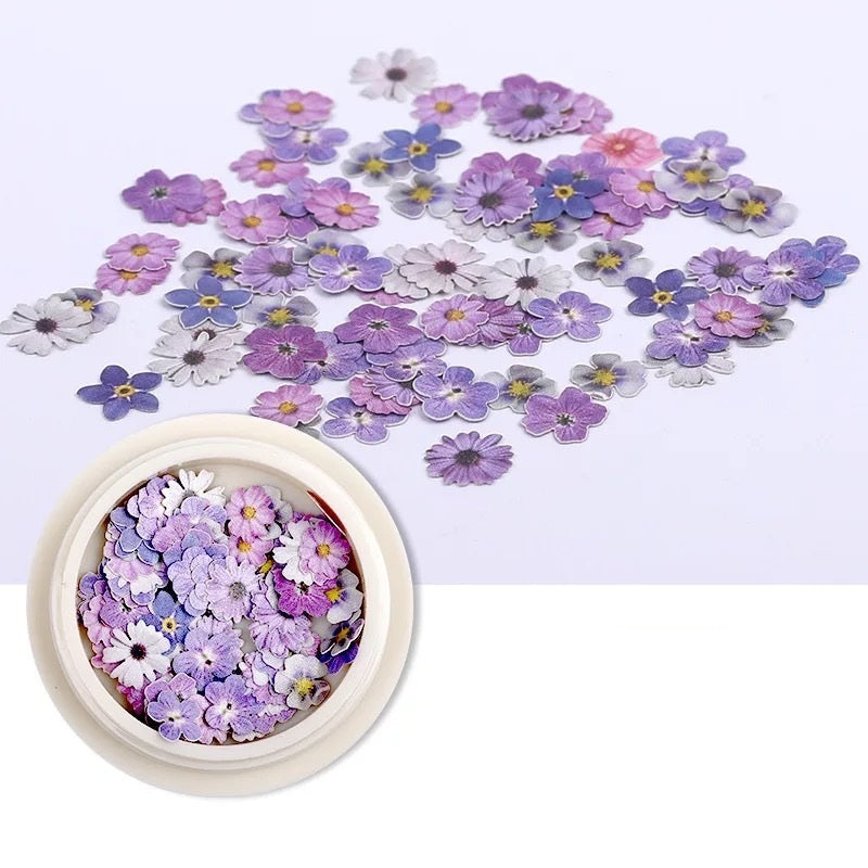 Getrocknete Blumen Nail Art Deko – 50 Stück pro Box | 9 Farben | Holzpulp-Nagelblüten für DIY Nageldesign