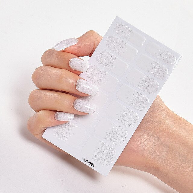 Selbstklebende Nagelsticker 14-teilig – Trendfarben Rot, Rosa & Bordeaux | Glänzende Nail Wraps