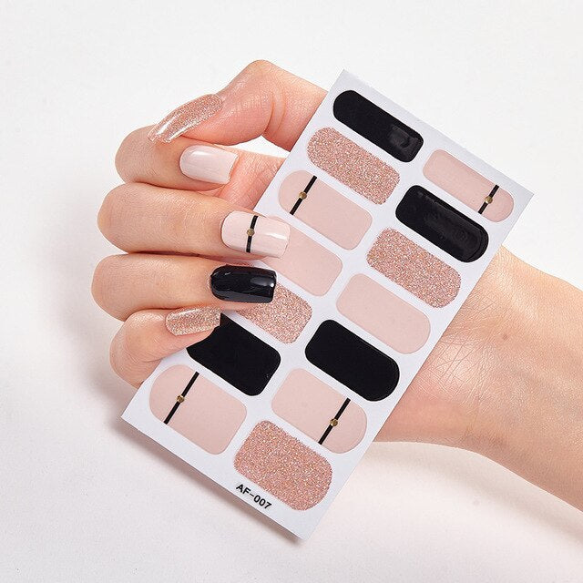 Selbstklebende Nagelsticker 14-teilig – Trendfarben Rot, Rosa & Bordeaux | Glänzende Nail Wraps