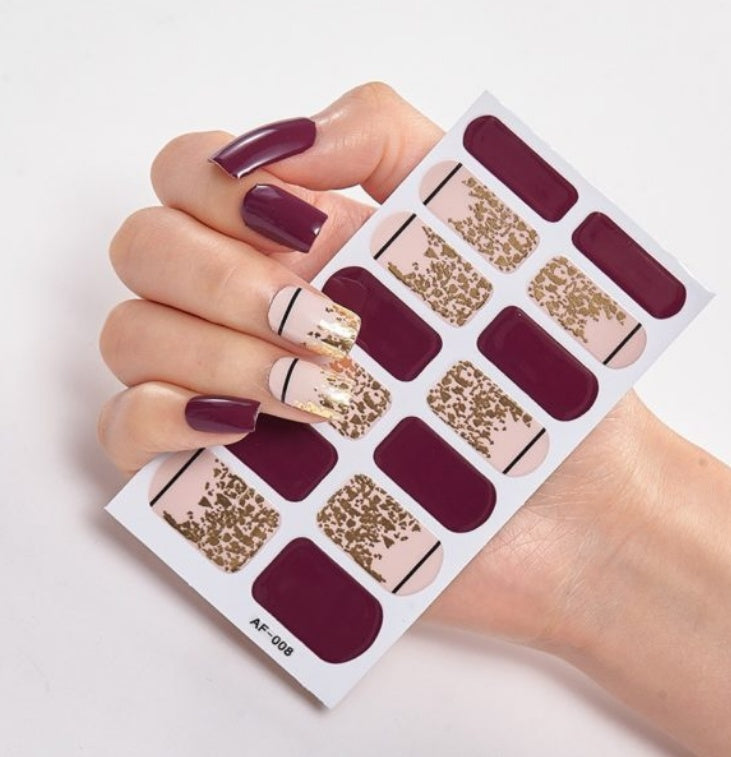 Selbstklebende Nagelsticker – 40 Designs, Farbmix | Gel-Look für Zuhause