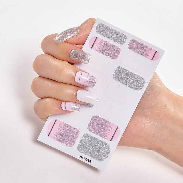 Selbstklebende Nagelsticker 14-teilig – Trendfarben Rot, Rosa & Bordeaux | Glänzende Nail Wraps