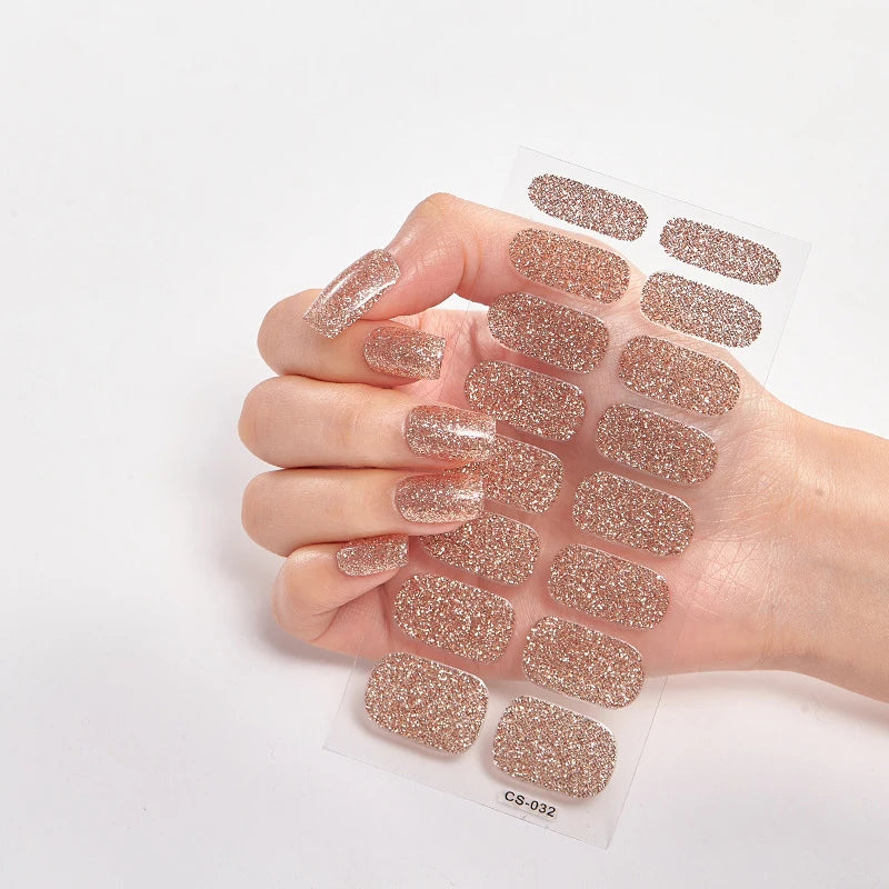 Fullcover Nail Sticker – Modische selbstklebende Nagelfolien mit Glitzer