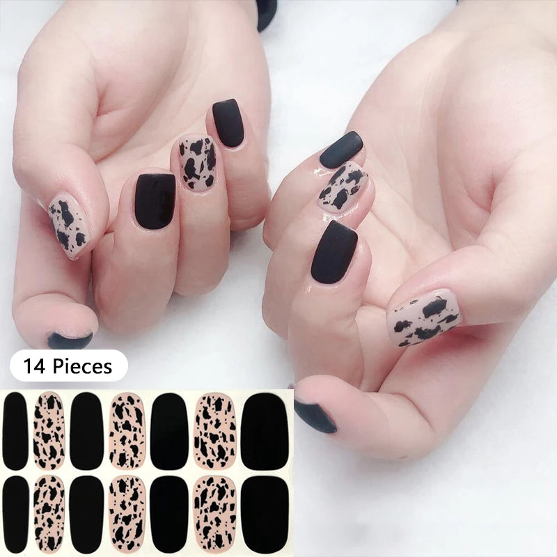 Fullcover Nail Sticker – Modische selbstklebende Nagelfolien mit Glitzer 2.