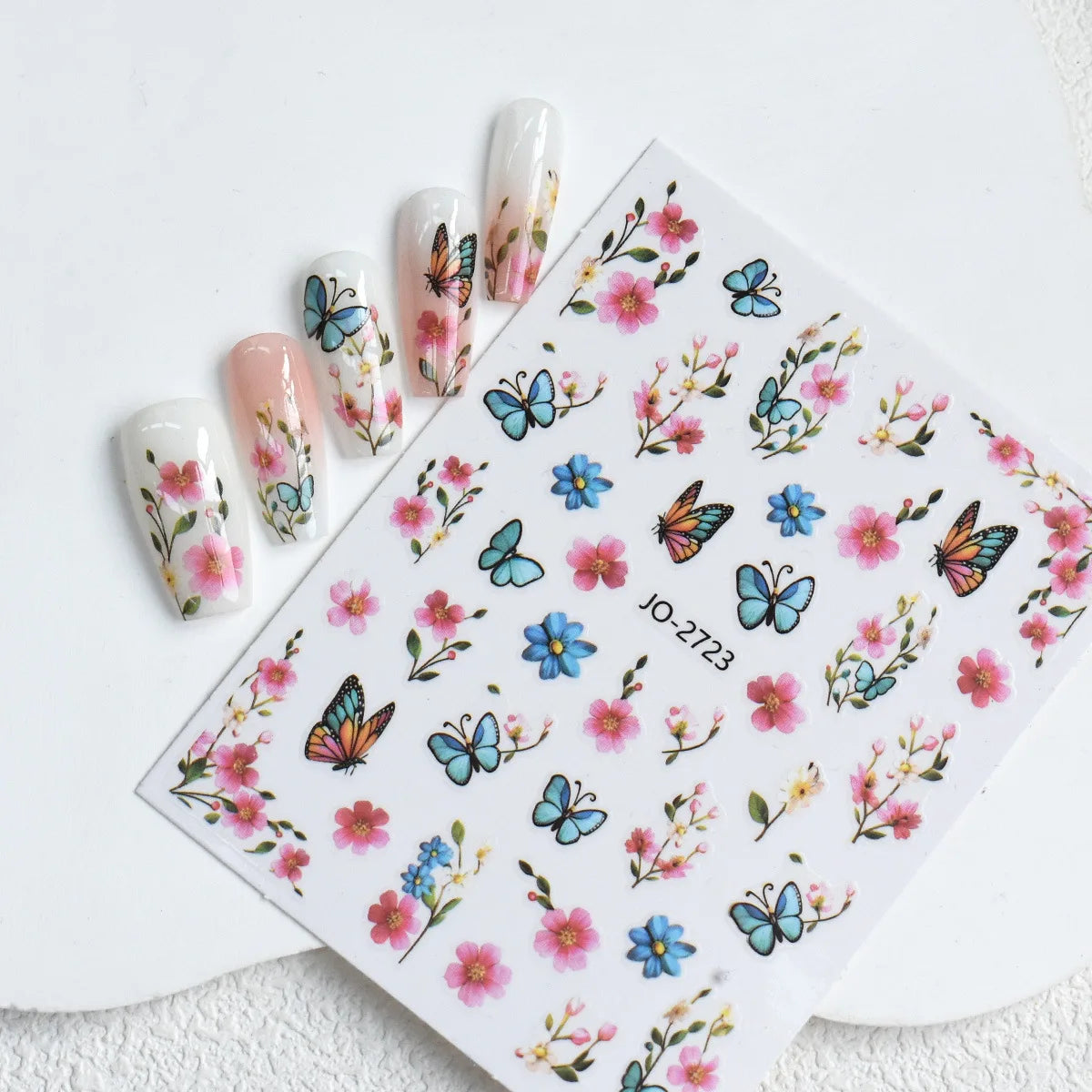 3D Nagelsticker Weißer Pflaumenblüten mit Goldperlen & Schmetterlingen 2.