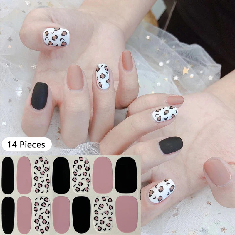Fullcover Nail Sticker – Modische selbstklebende Nagelfolien mit Glitzer 2.