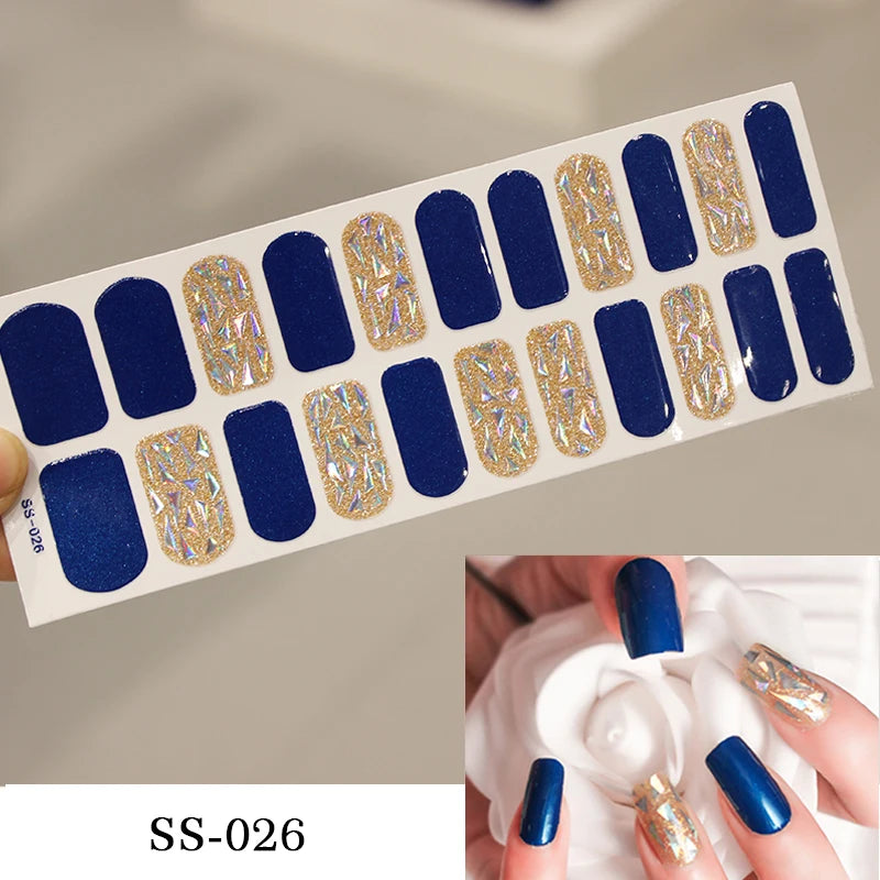 Fullcover Nail Sticker – Modische selbstklebende Nagelfolien mit Glitzer