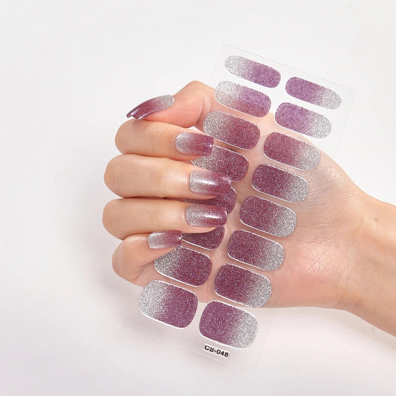 Fullcover Nail Sticker – Modische selbstklebende Nagelfolien mit Glitzer 2.