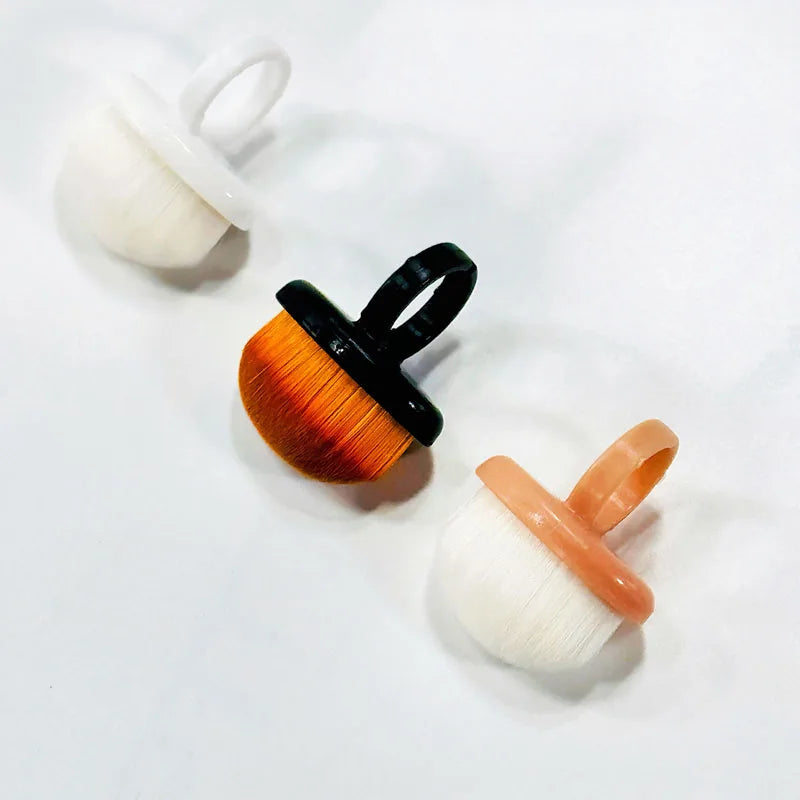 Mini Nagel Staubbürste auf Finger – Reinigungsbürste für Maniküre & Feilstaub