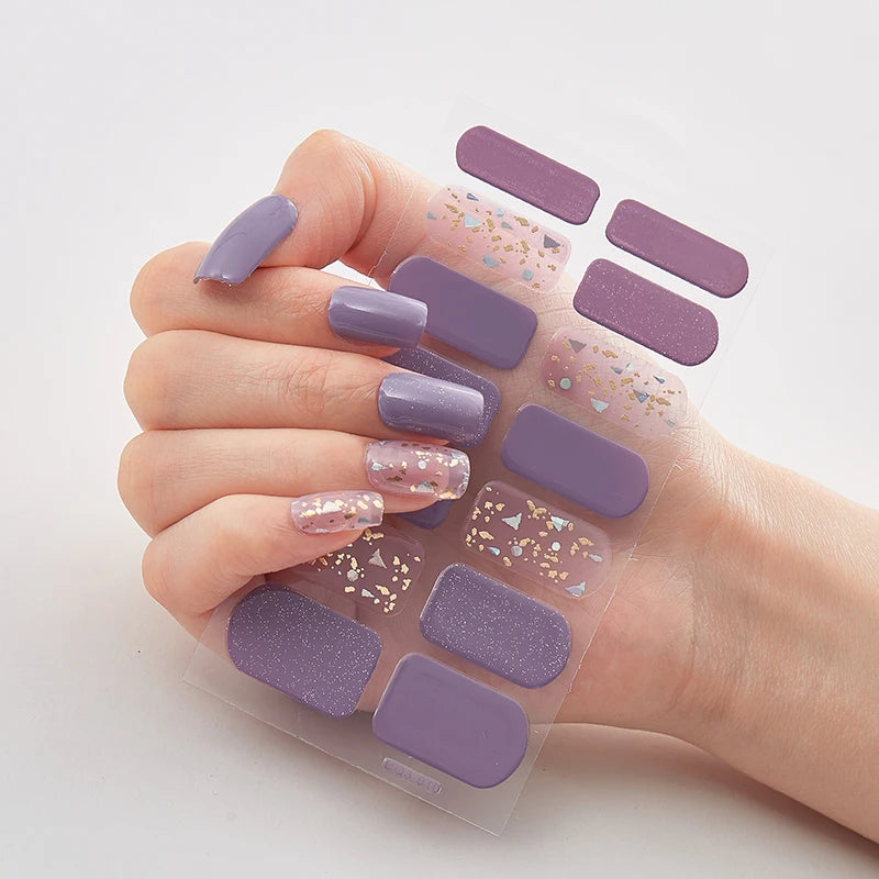 Fullcover Nail Sticker – Modische selbstklebende Nagelfolien mit Glitzer