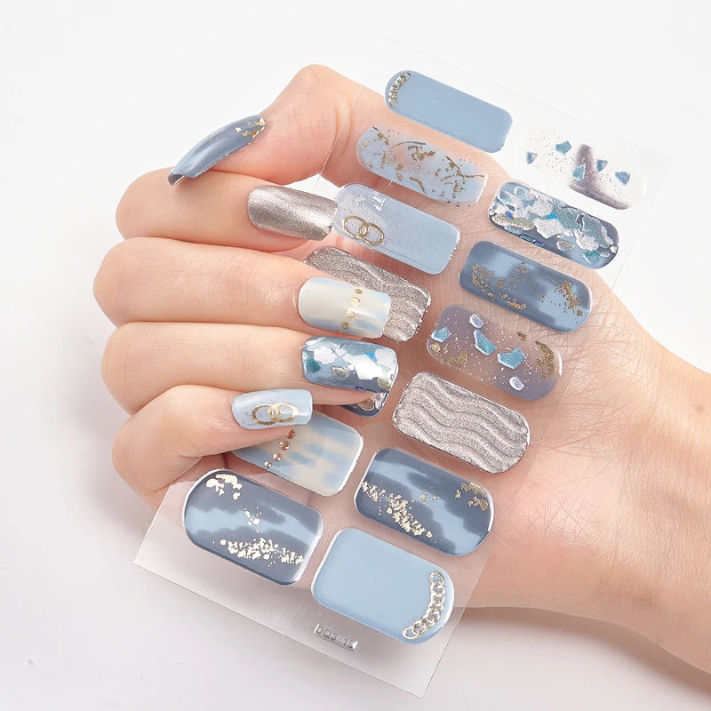 Fullcover Nail Sticker – Modische selbstklebende Nagelfolien mit Glitzer 2.