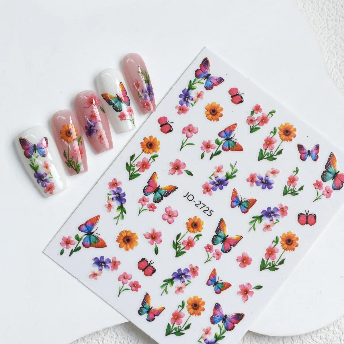 3D Nagelsticker Weißer Pflaumenblüten mit Goldperlen & Schmetterlingen