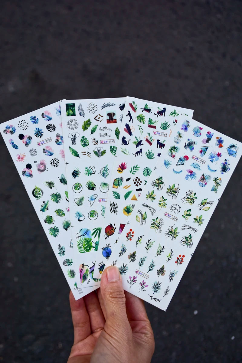 Lavendelblüten Wassertransfer-Sticker – 12 Motive für Nageldekoration