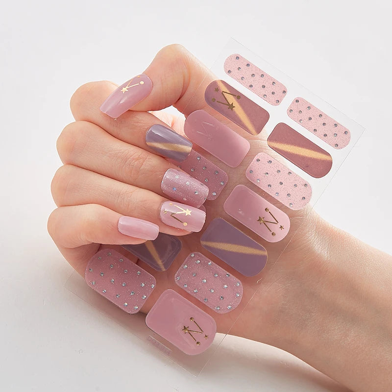 Fullcover Nail Sticker – Modische selbstklebende Nagelfolien mit Glitzer 2.