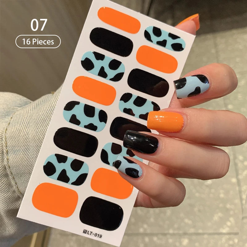 Fullcover Nail Sticker – Modische selbstklebende Nagelfolien mit Glitzer 2.